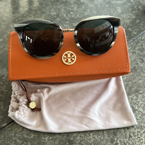 Tory Burch Accessories - Women's Tory Burch Tortoise Sunglasses Brown, Gray, Beige